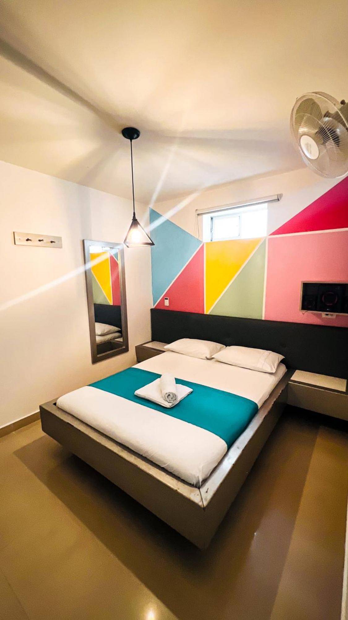 Kromatic Hotel *